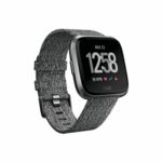 Fitbit Versa - Montres Connectées Forme, Sport et Bien-être : Autonomie Longue Durée, Étanche, Suivi Fréquence Cardiaque, Graphite