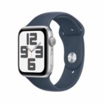 Apple Watch SE (2ᵉ génération, 2023) (44 mm GPS) Smartwatch avec boîtier en Aluminium Argent et Bracelet Sport Bleu Orage - M/L