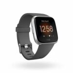 Fitbit Versa Lite - Montre Connectée Forme, Sport et Bien-être, Charcoal/Silver Aluminum