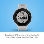 Garmin Forerunner 55 - Montre GPS multi-activités running avec fonctions d’entrainement Garmin Coach et cardio au poignet - Blanche