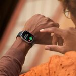 Apple Watch Series 8 GPS + Cellular, Boîtier en Acier Inoxydable